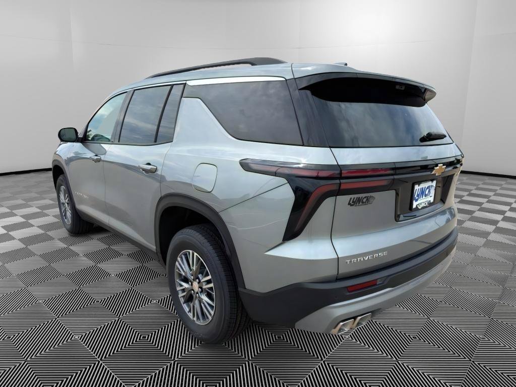 New 2026 Chevrolet Traverse LT w/ Driver Confidence Package FWD image 3