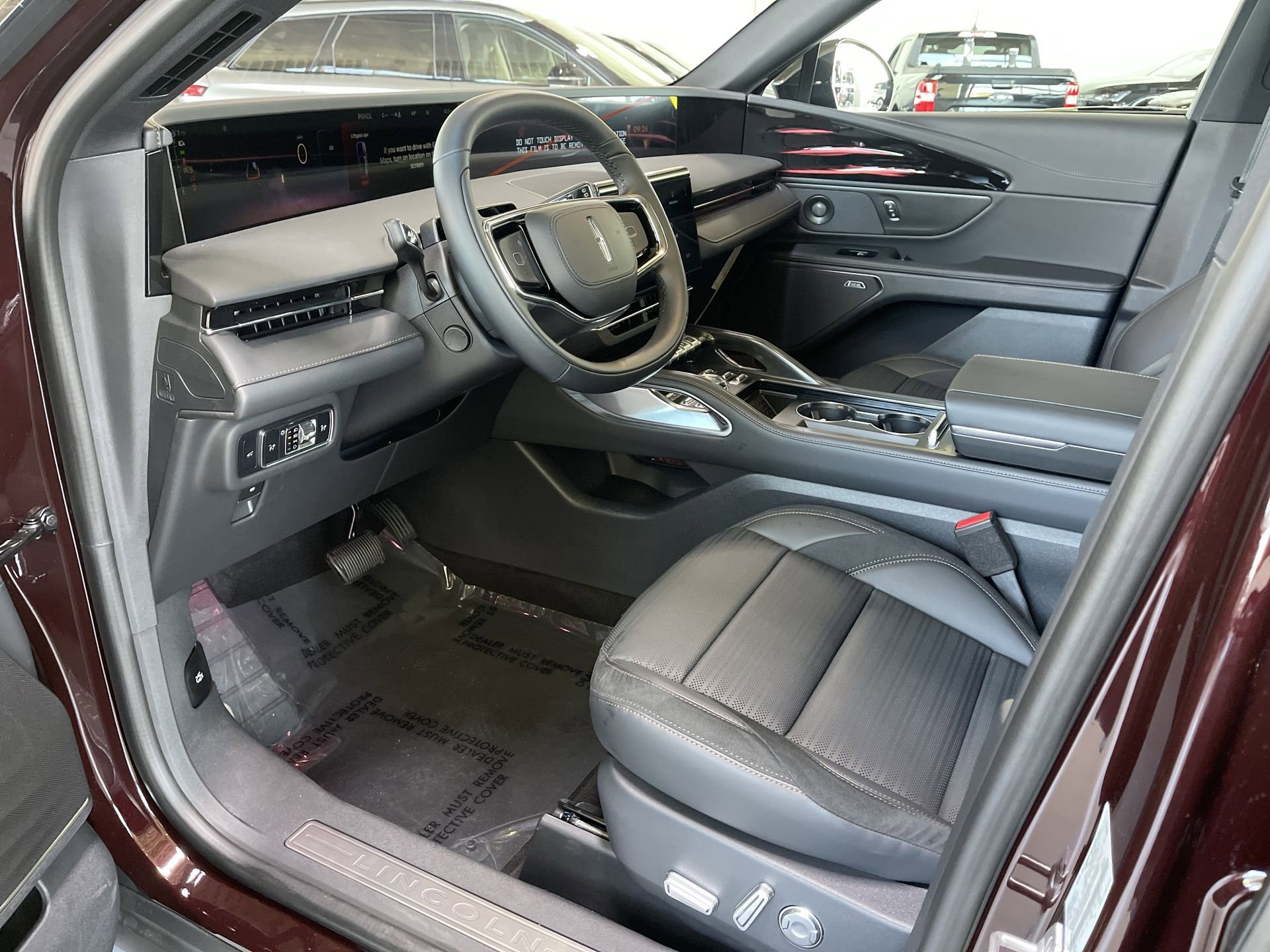 New 2024 Lincoln Nautilus Reserve w/ Equipment Group 202A image 28