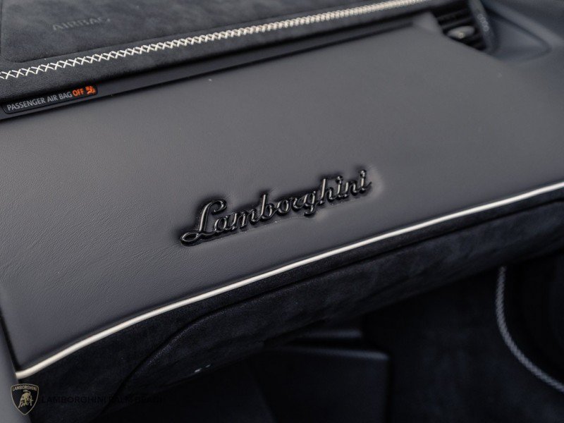 Used 2021 Lamborghini Aventador SVJ AWD/4WD image 21