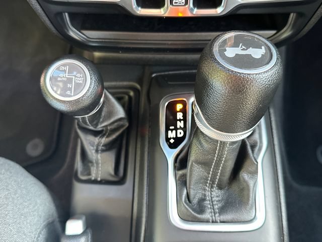 Used 2024 Jeep Wrangler Unlimited w/ Convenience Group AWD/4WD image 32
