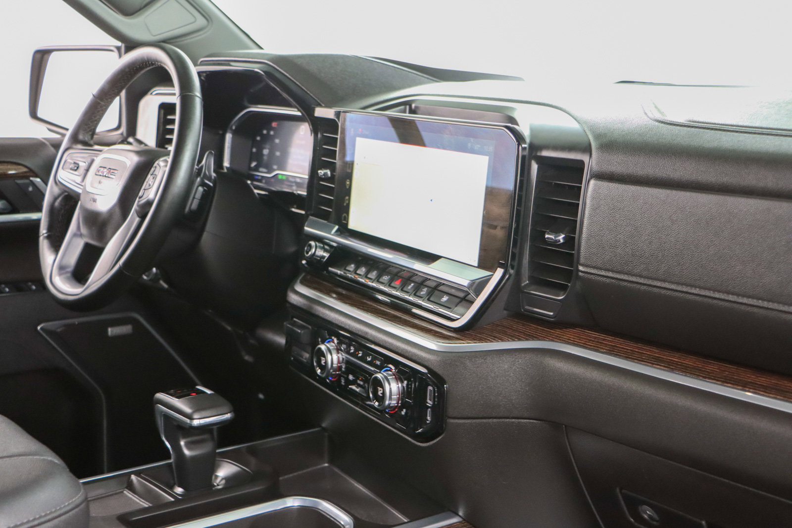 Used 2025 GMC Sierra 1500 Elevation w/ Elevation Premium Package image 28