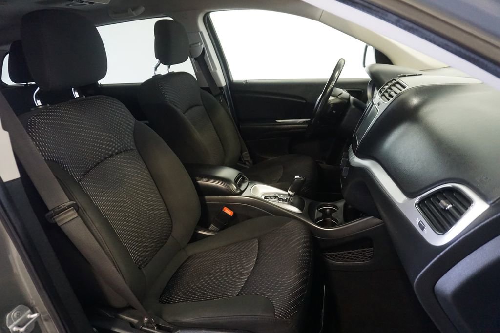 Used 2019 Dodge Journey SE FWD image 22