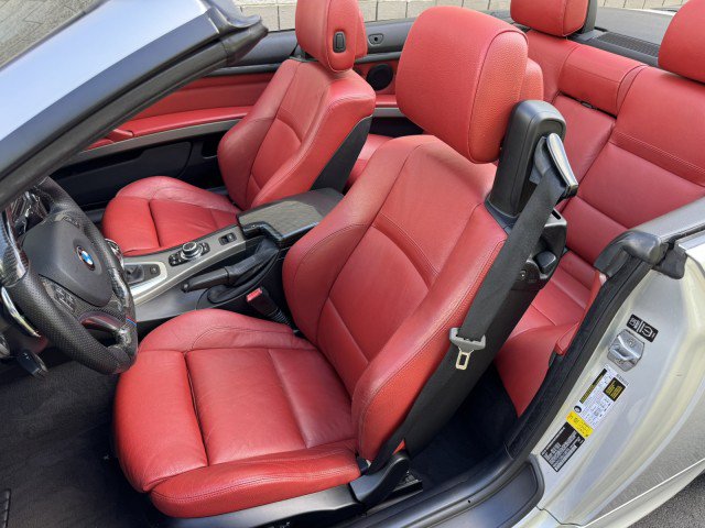 Used 2013 BMW 335is Convertible w/ Premium Pkg RWD image 7