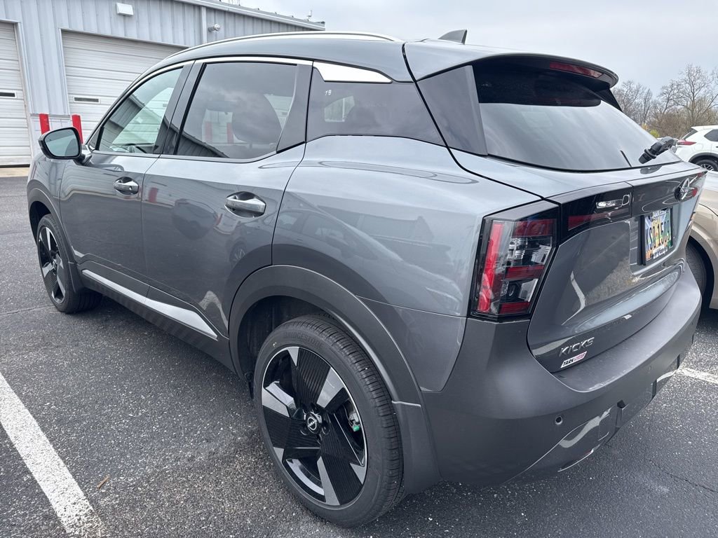Certified 2025 Nissan Kicks SR FWD image 7