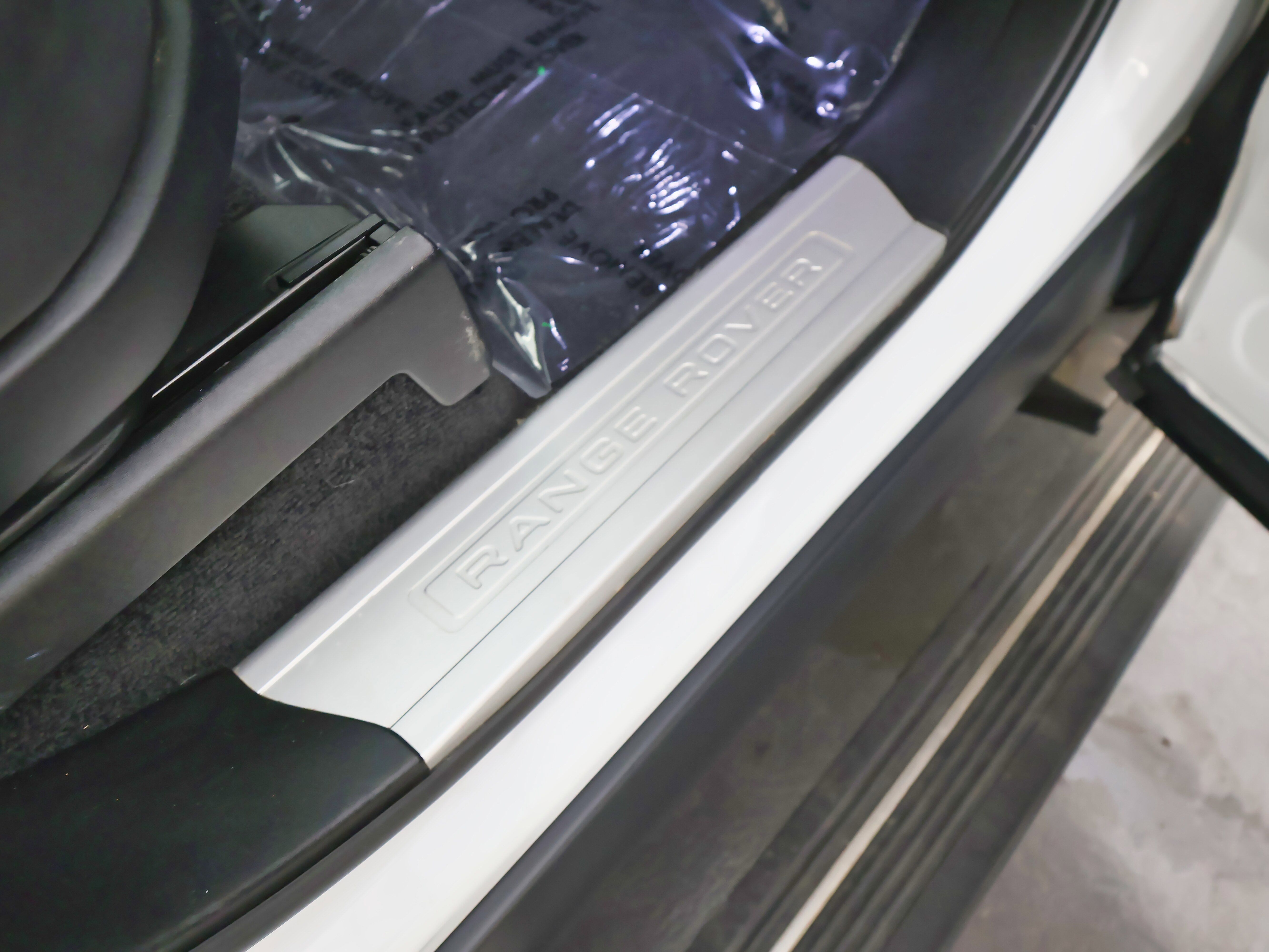 Used 2020 Land Rover Range Rover HSE image 46