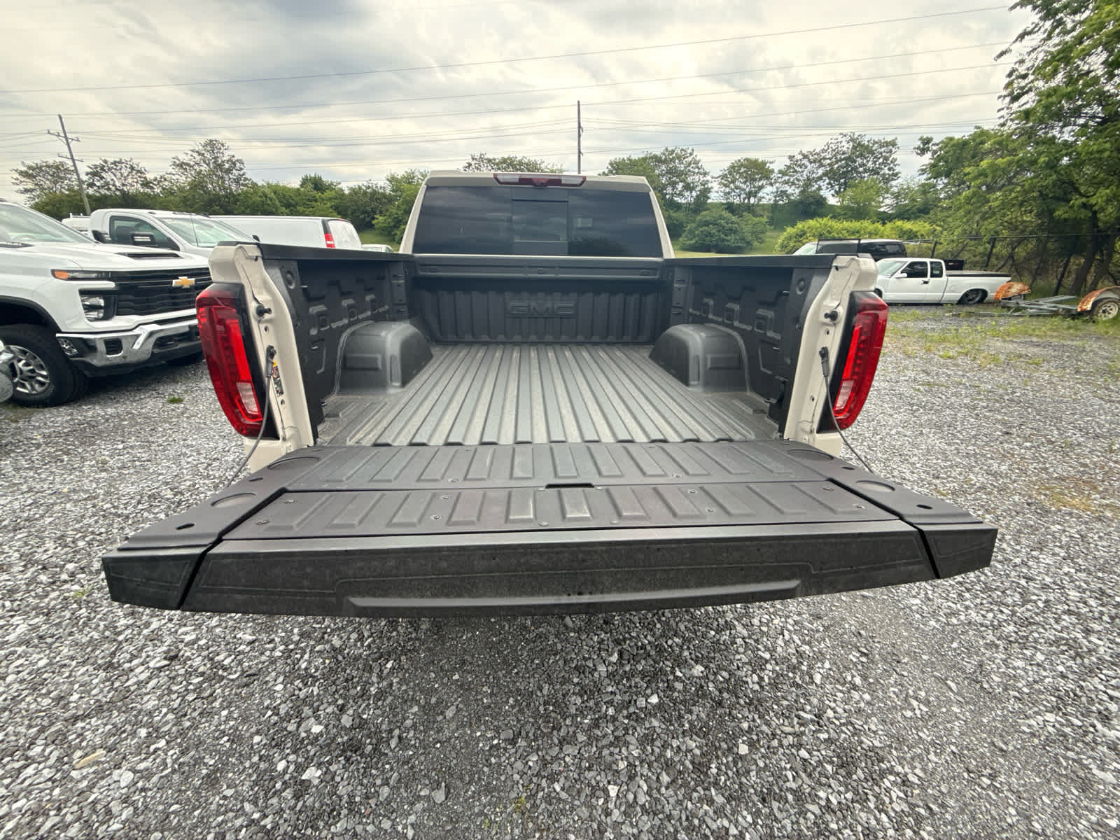 New 2026 GMC Sierra 1500 AT4 w/ AT4 Premium Package AWD/4WD image 31