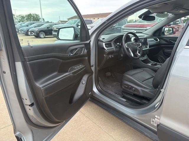 Used 2023 GMC Acadia SLT w/ Preferred Package AWD/4WD image 9