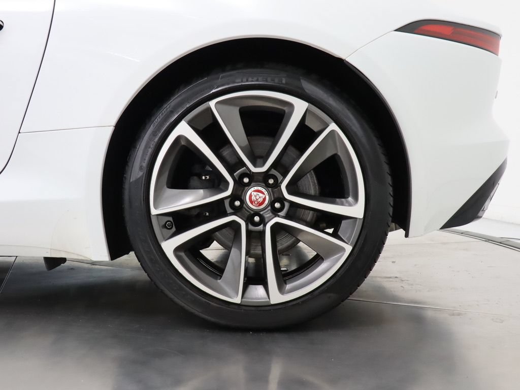 Used 2020 Jaguar F-TYPE Convertible RWD image 39