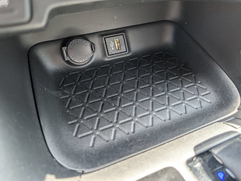Used 2023 Toyota RAV4 XLE FWD image 16
