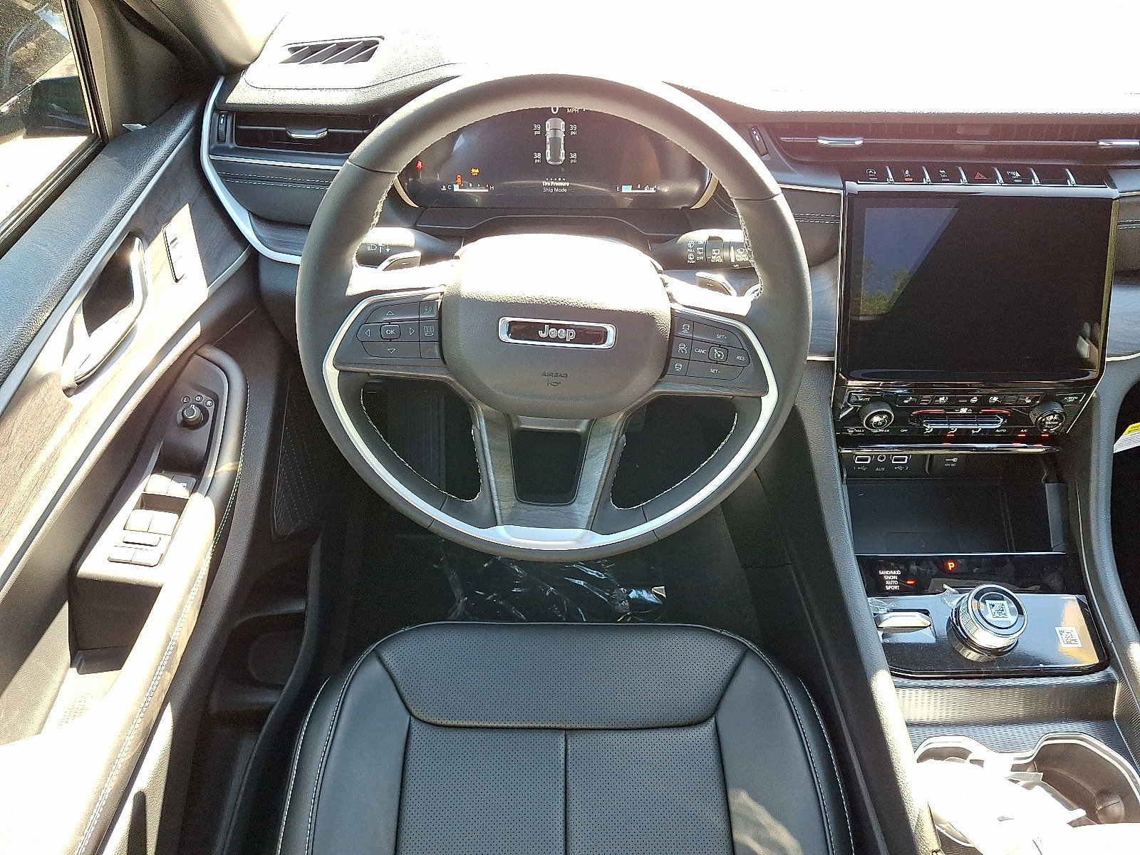 New 2025 Jeep Grand Cherokee Limited image 7