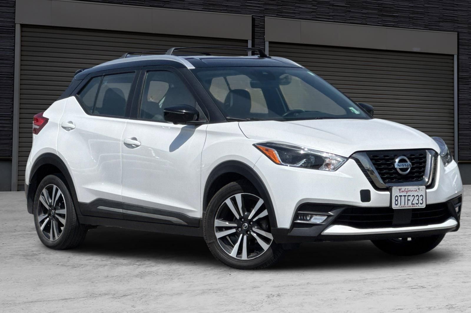 Used 2020 Nissan Kicks SR w/ SR Premium Package FWD image 2
