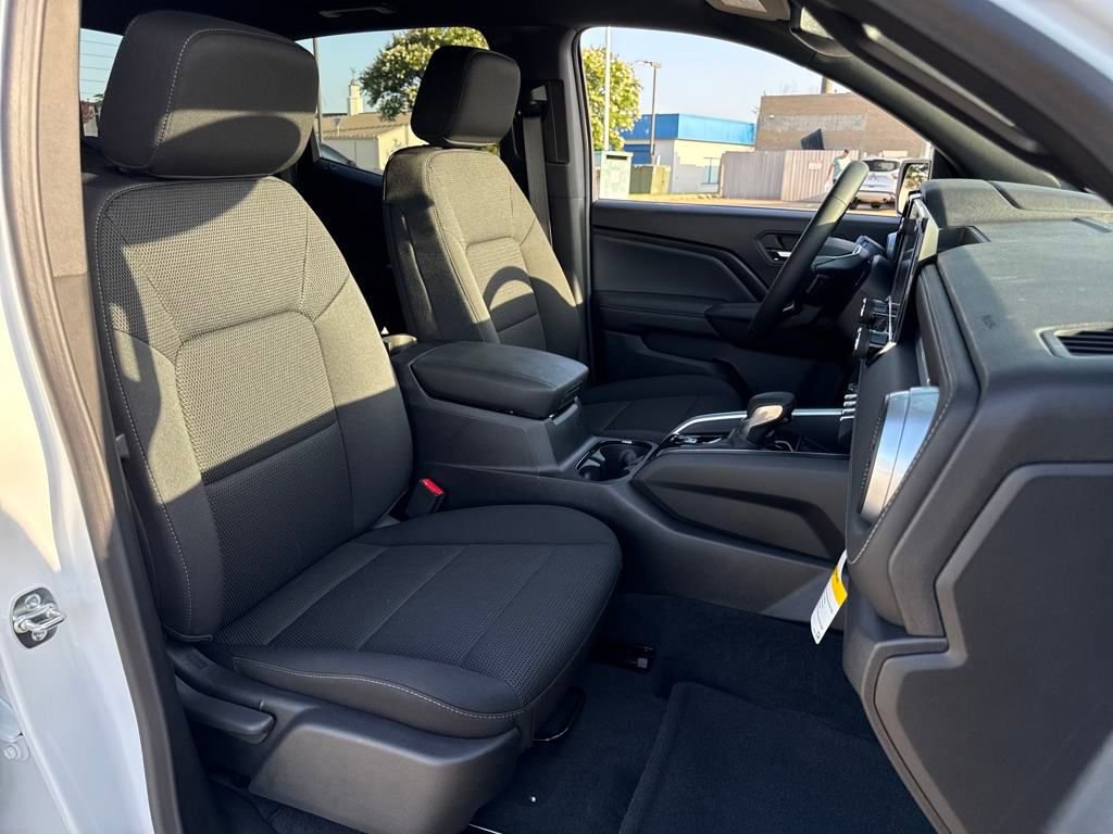 New 2025 Chevrolet Colorado LT image 9