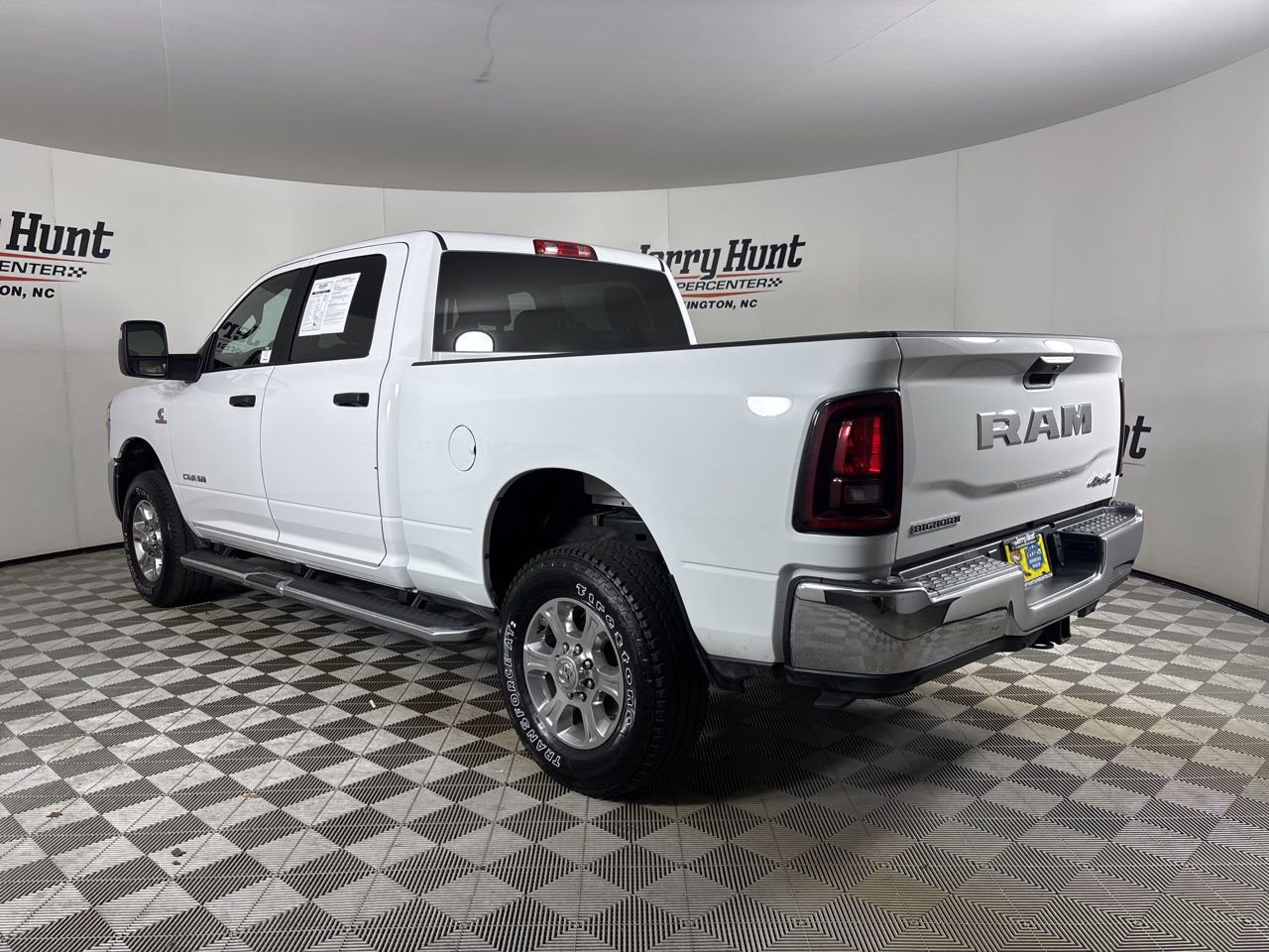 Used 2025 RAM 2500 Big Horn AWD/4WD image 6