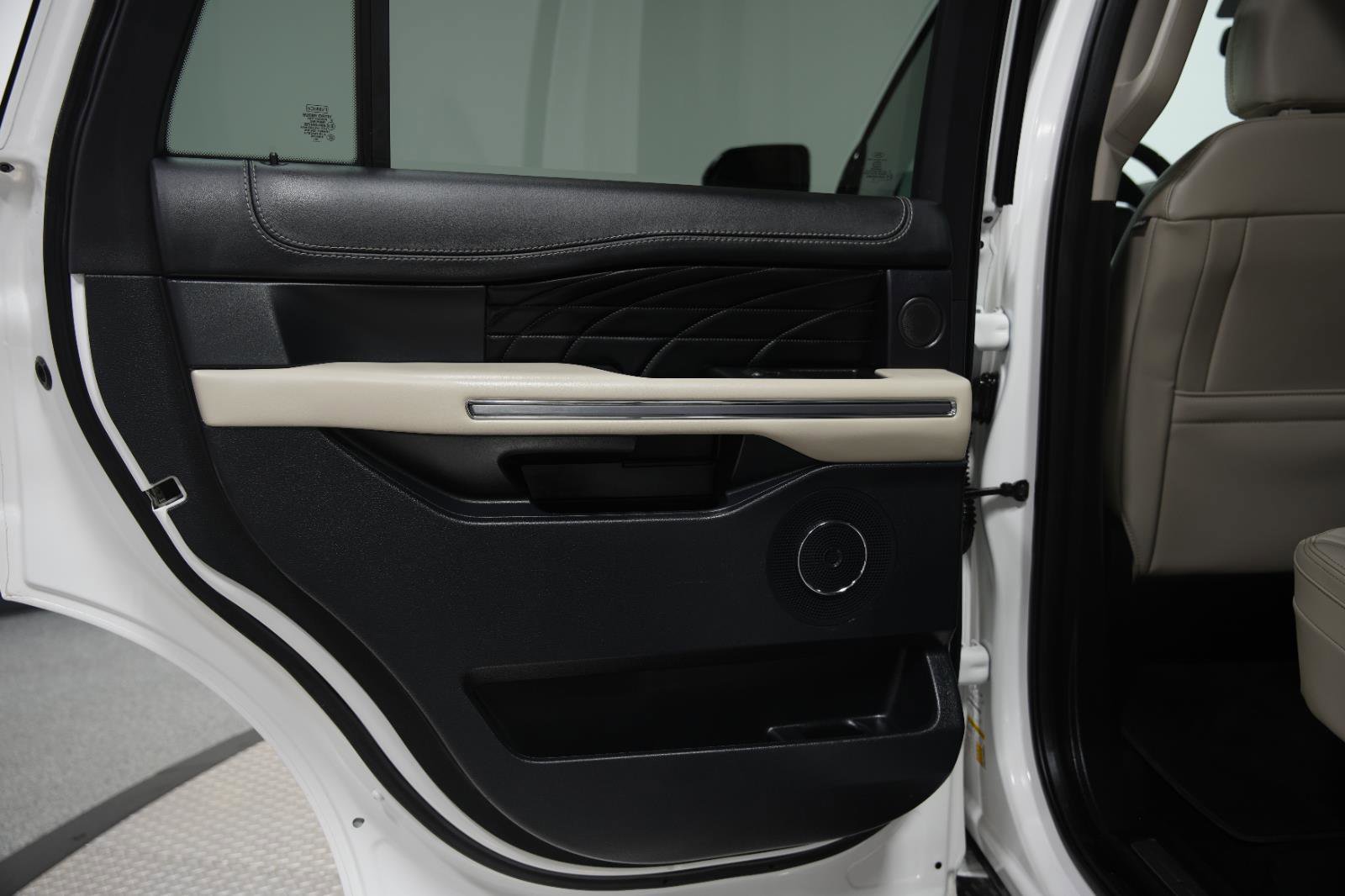 Used 2021 Ford Expedition Platinum image 22