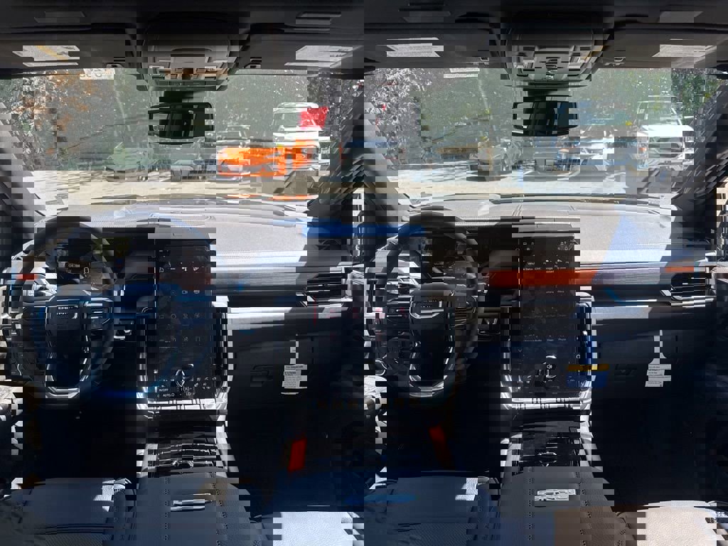 New 2025 GMC Yukon XL Denali w/ Sun & Power Step Package image 17