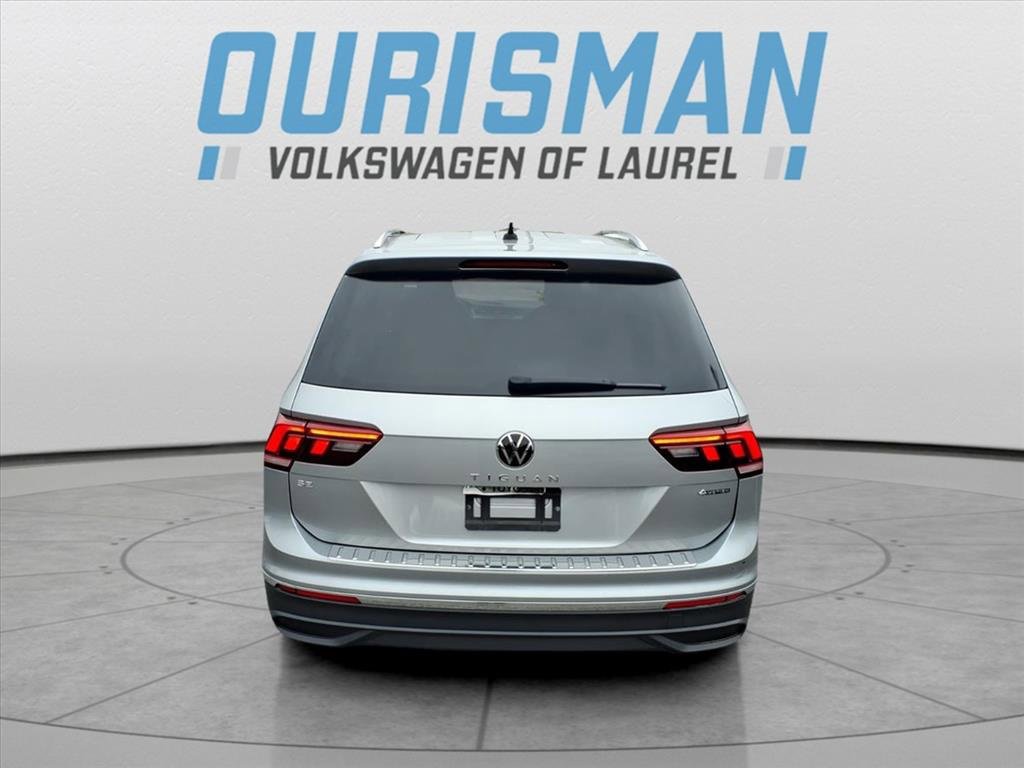 Used 2023 Volkswagen Tiguan SE image 3