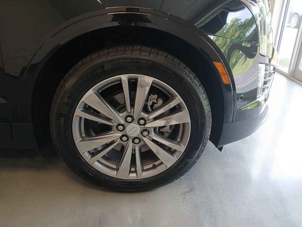 Certified 2025 Cadillac XT5 Premium Luxury w/ Technology Package AWD/4WD image 7