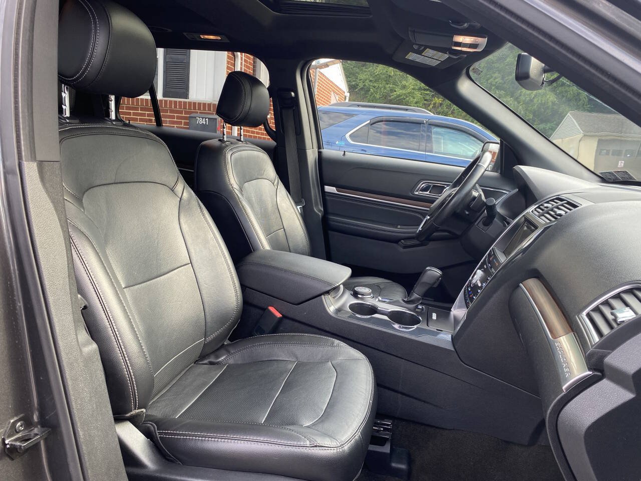Used 2017 Ford Explorer Limited AWD/4WD image 19