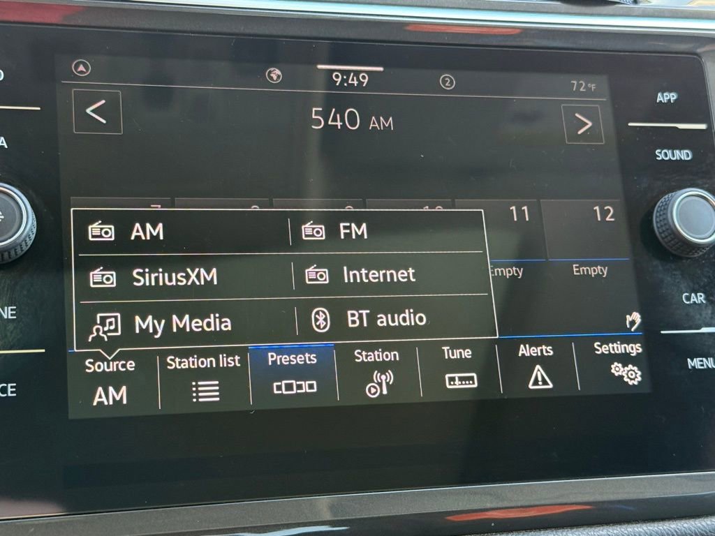 Certified 2023 Volkswagen Tiguan SE w/ Panoramic Sunroof Package FWD image 10