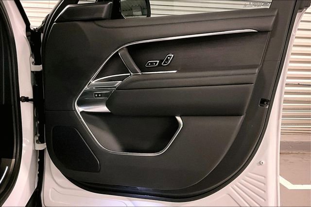 Certified 2024 Land Rover Range Rover SE image 27