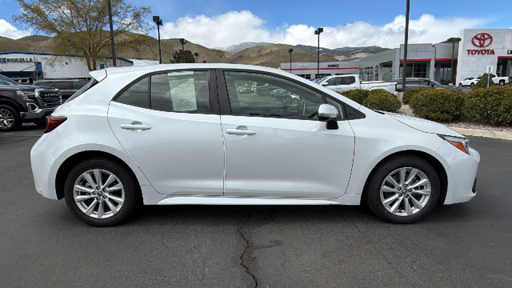 Certified 2023 Toyota Corolla SE FWD image 2