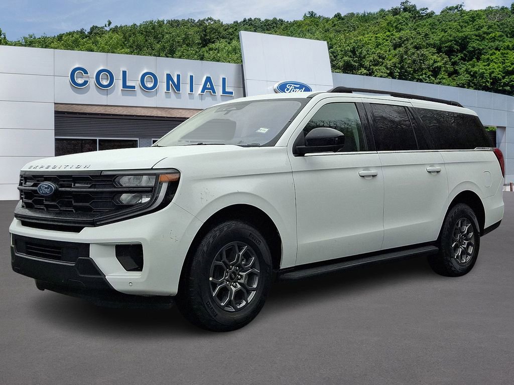 Used 2025 Ford Expedition Max Active RWD image 3