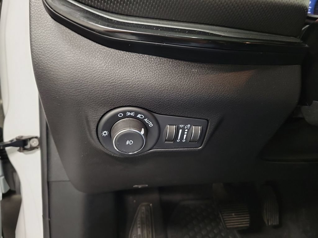 Used 2023 Jeep Compass Trailhawk w/ Sun and Sound Group AWD/4WD image 23