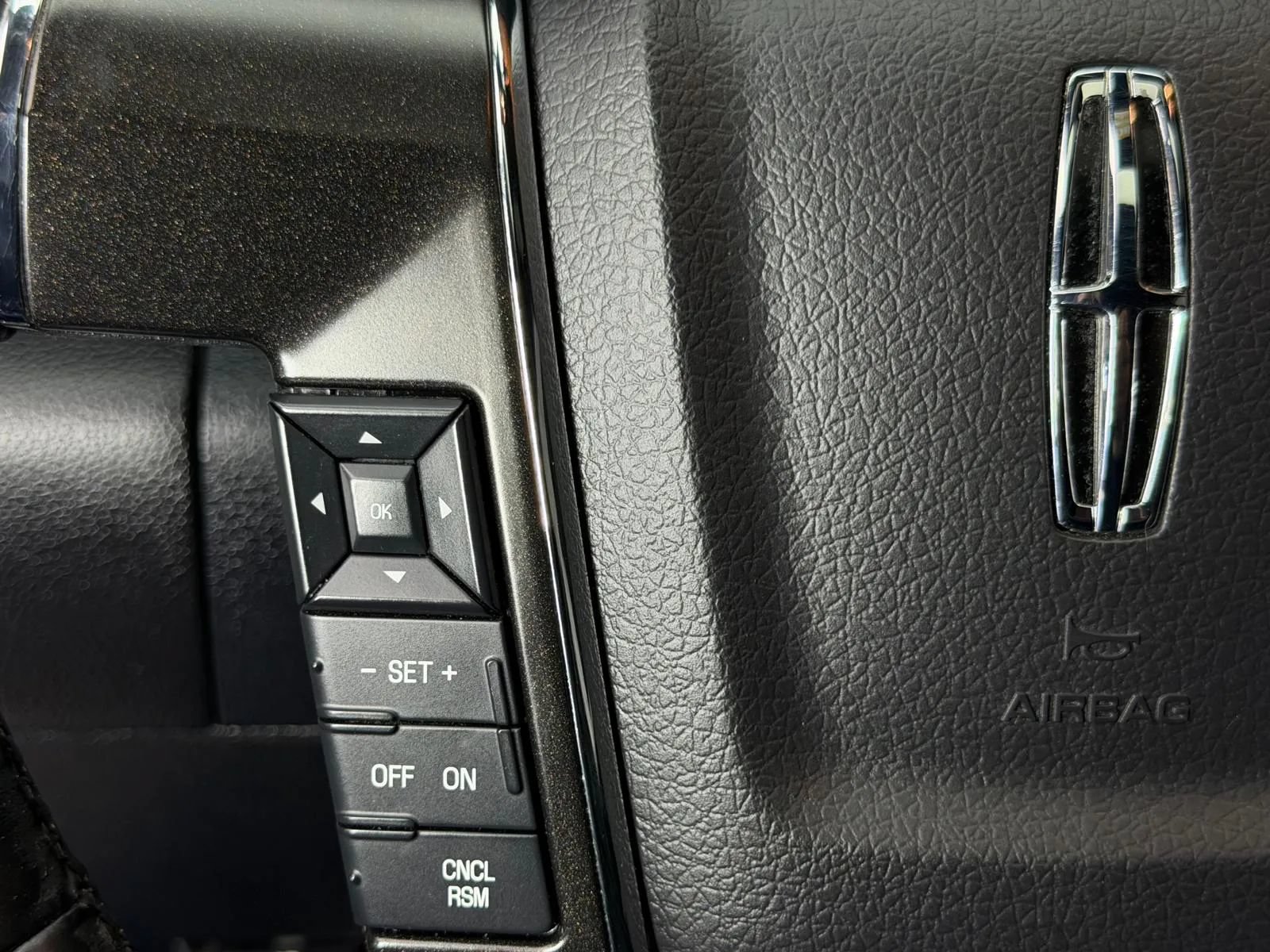 Used 2017 Lincoln Navigator Select AWD/4WD image 33