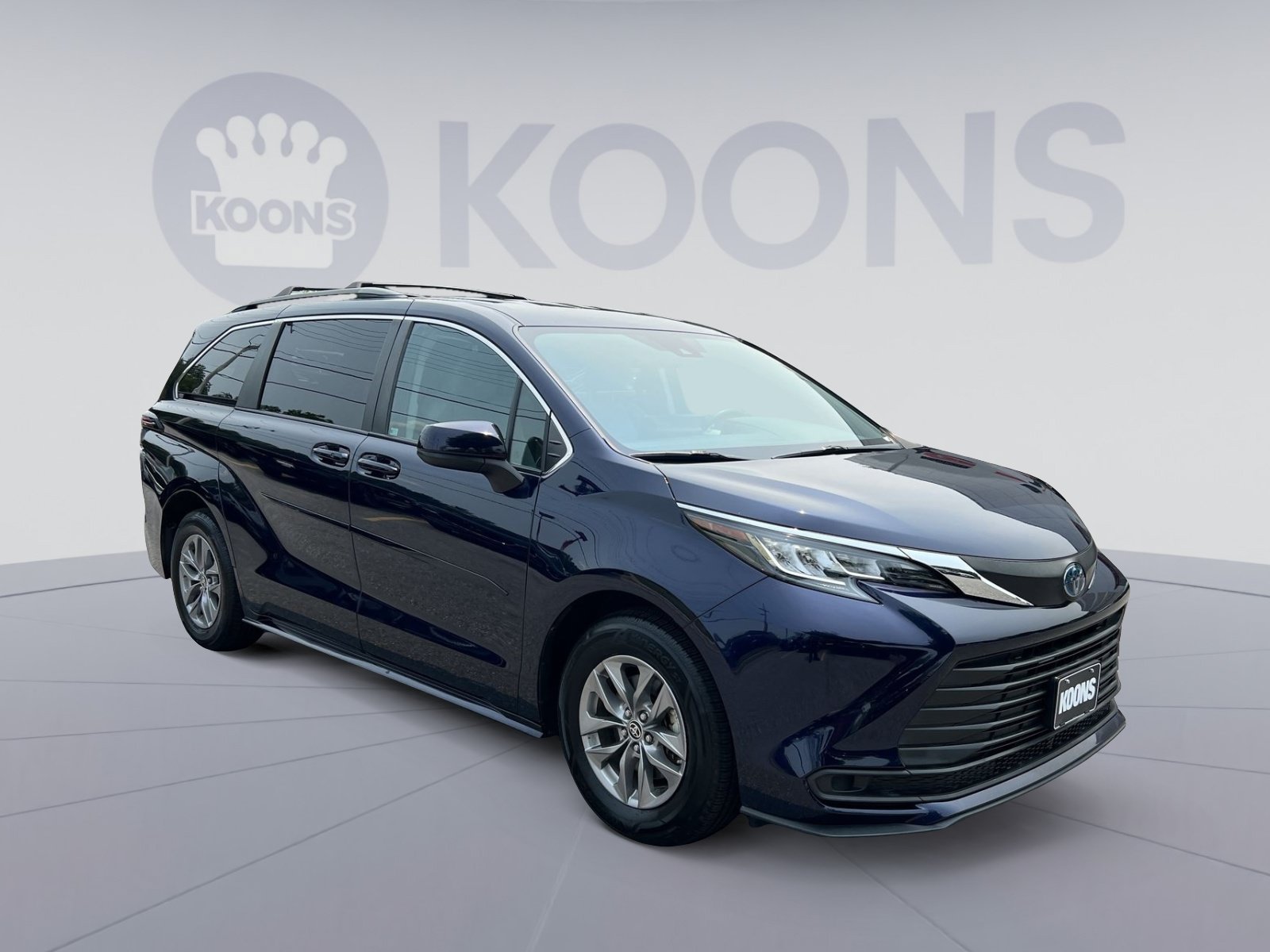 Used 2023 Toyota Sienna LE AWD/4WD image 10