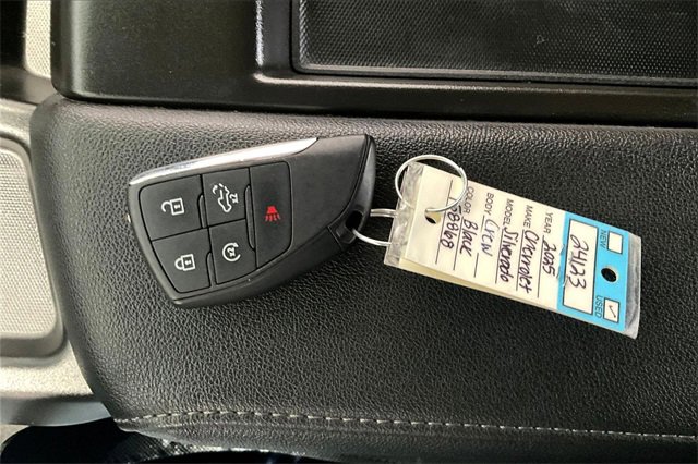 Used 2025 Chevrolet Silverado 1500 LT image 34