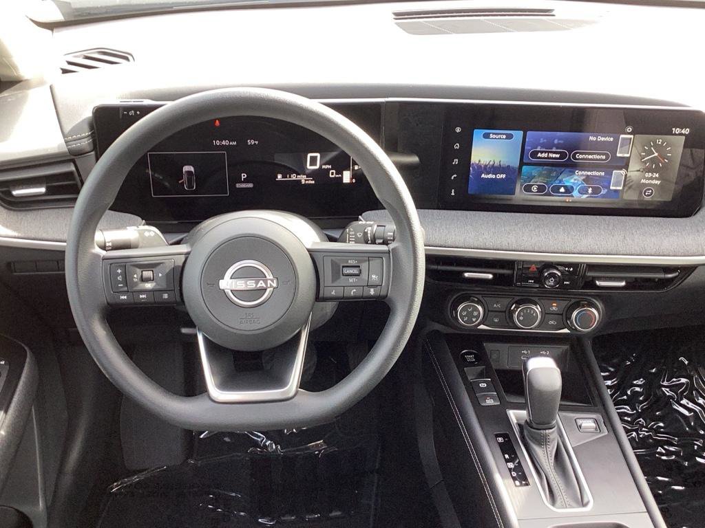 New 2025 Nissan Kicks SV image 9