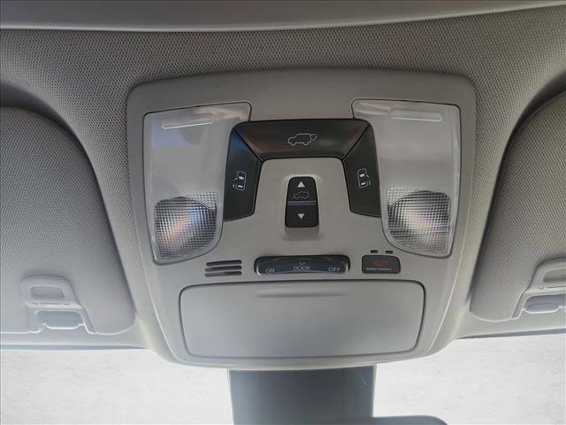 Used 2020 Toyota Sienna XLE w/ XLE Navigation Package FWD image 27