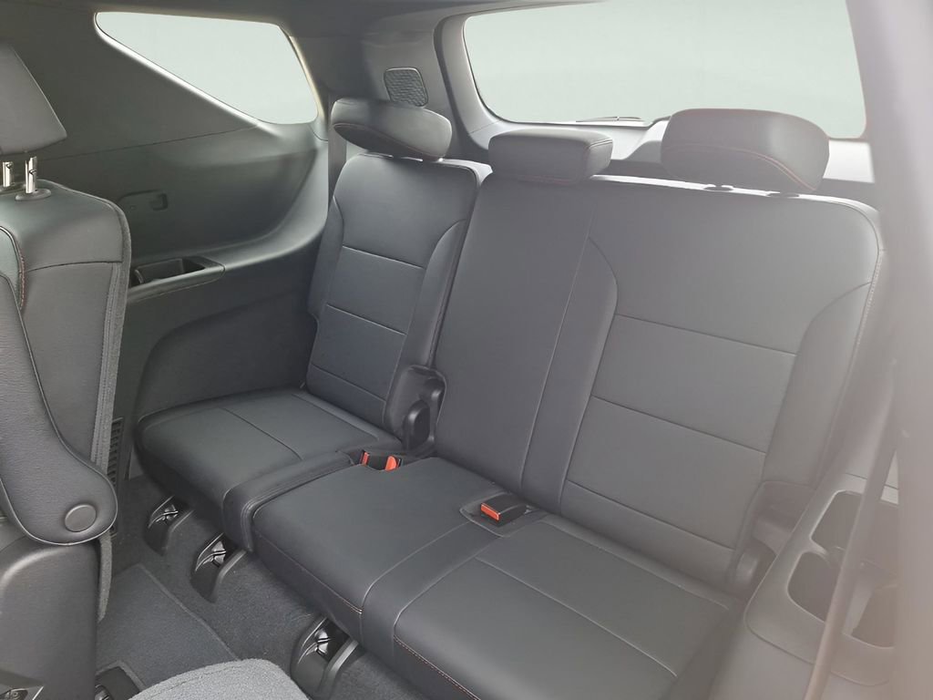 Used 2025 Chevrolet Traverse Z71 image 21