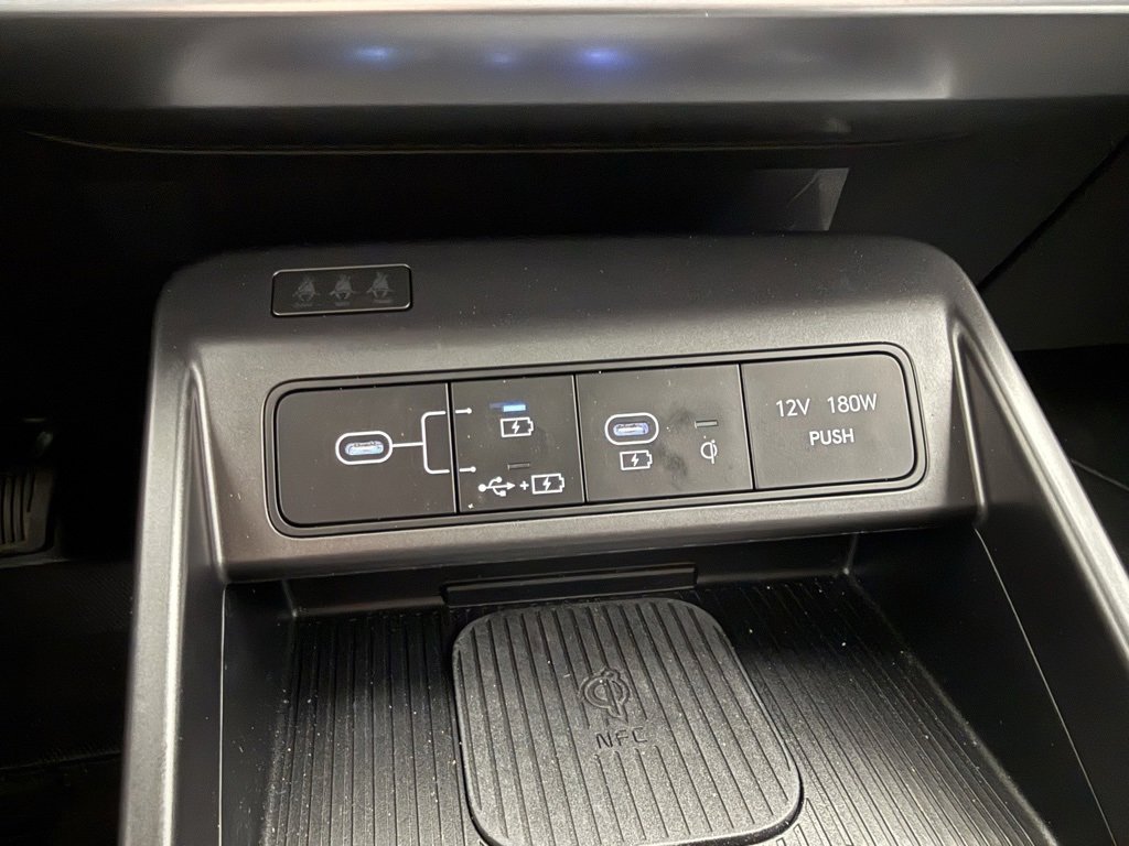Used 2025 Hyundai Kona Limited image 35