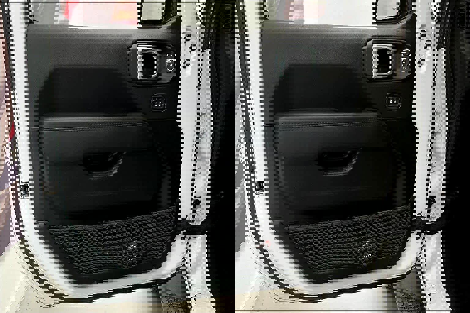 Used 2021 Jeep Wrangler Unlimited Sahara image 25