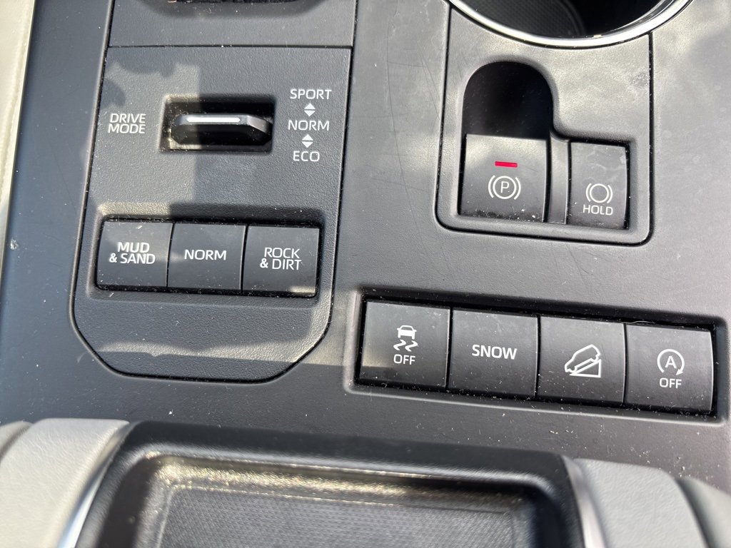 Used 2021 Toyota Highlander XLE image 39