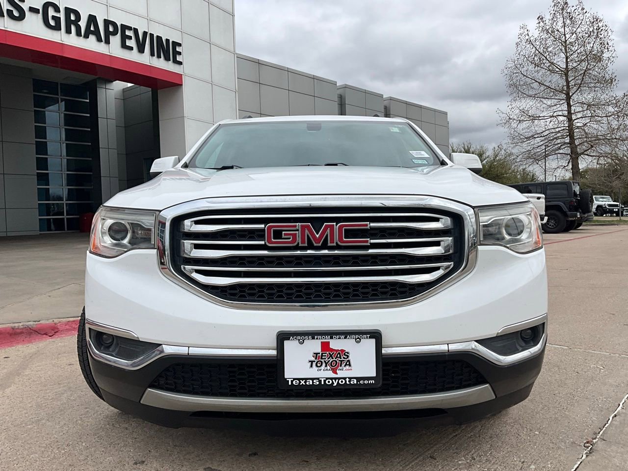 Used 2018 GMC Acadia SLT image 4