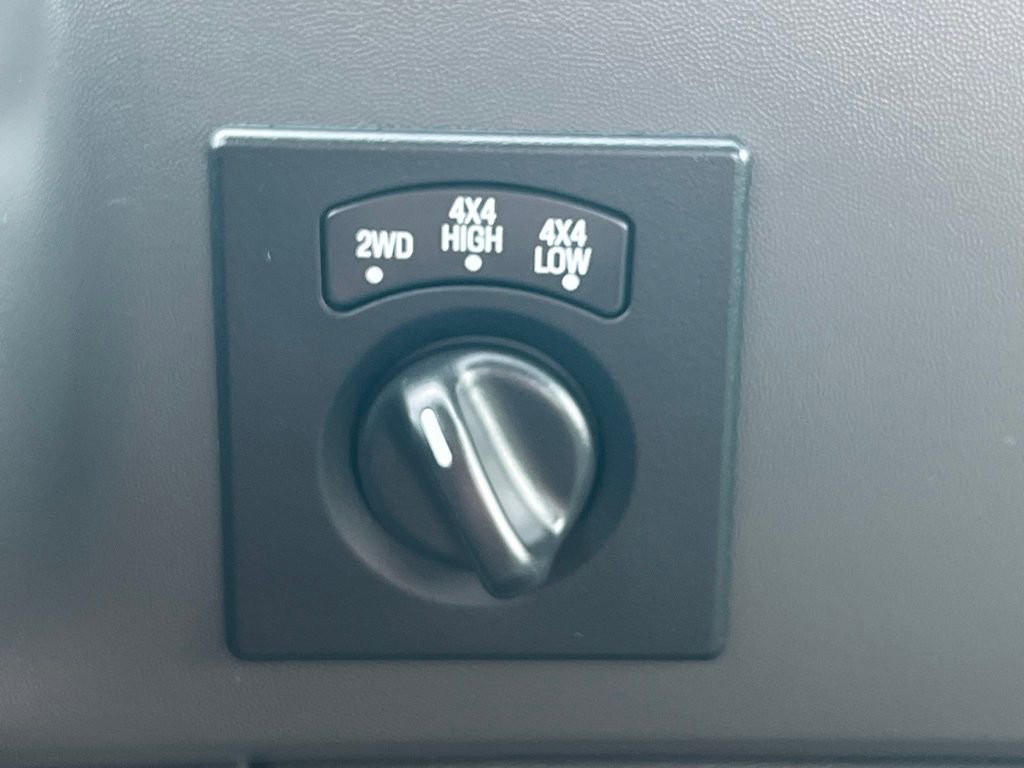 Used 2004 Ford F350 XLT image 23