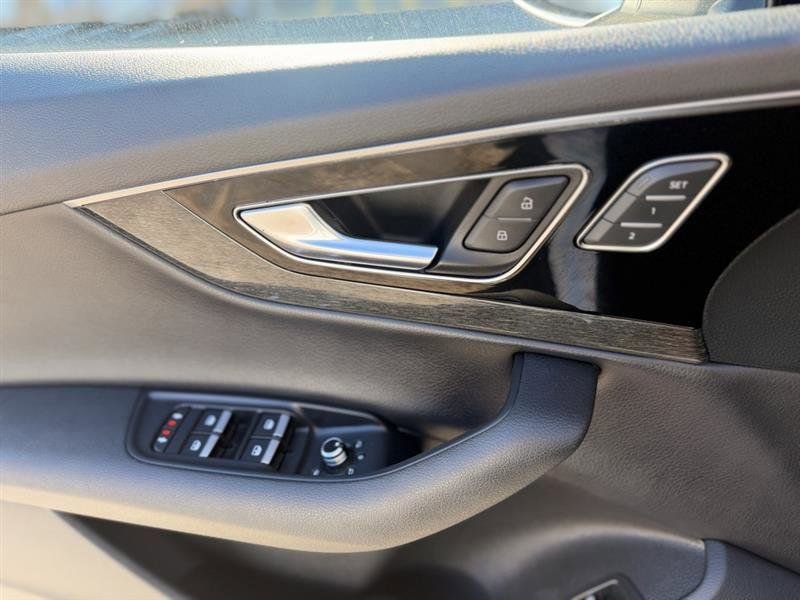 Used 2018 Audi Q7 3.0T Premium Plus image 21