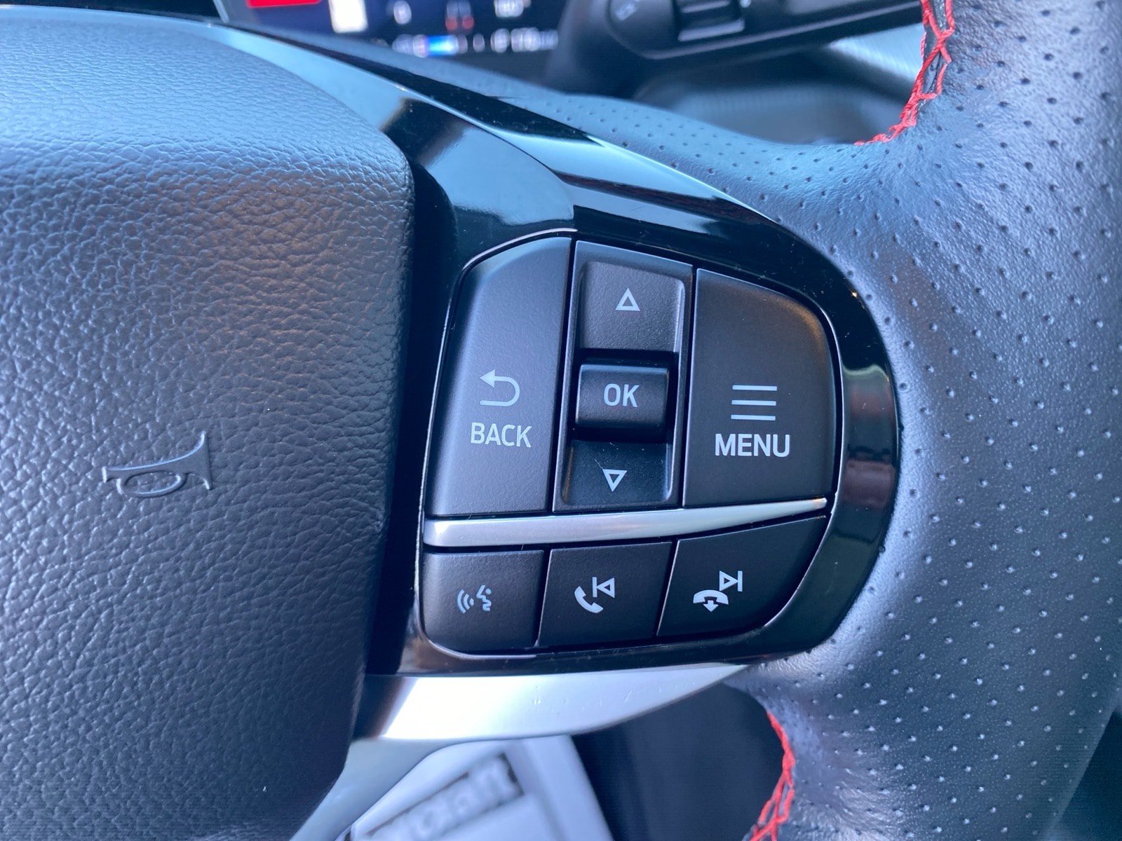 Used 2025 Ford Explorer ST-Line AWD/4WD image 17