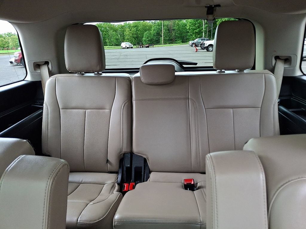 Used 2023 Ford Expedition XLT AWD/4WD image 14