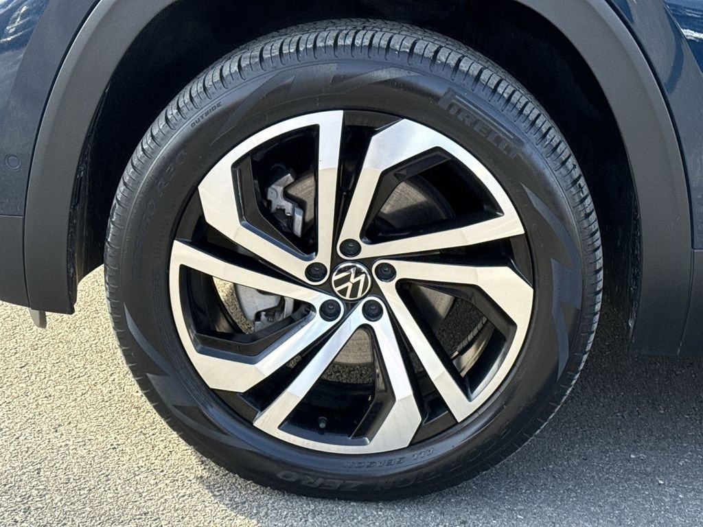 Used 2021 Volkswagen Atlas SEL Premium image 12