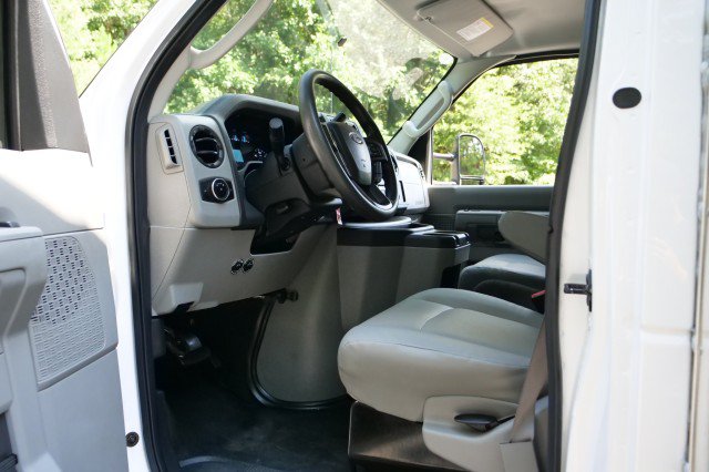 Used 2024 Ford E-450 and Econoline 450 Super Duty w/ Power Windows & Locks Group RWD image 15