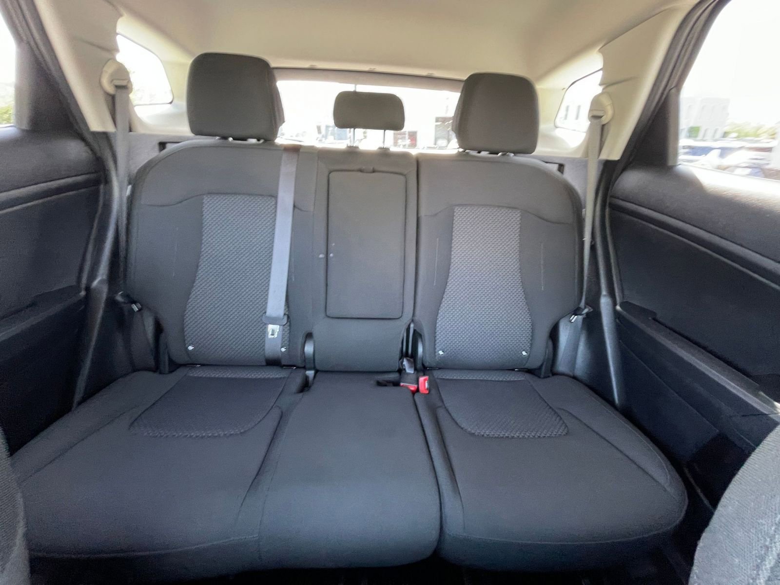 Used 2025 Kia Sportage LX image 37