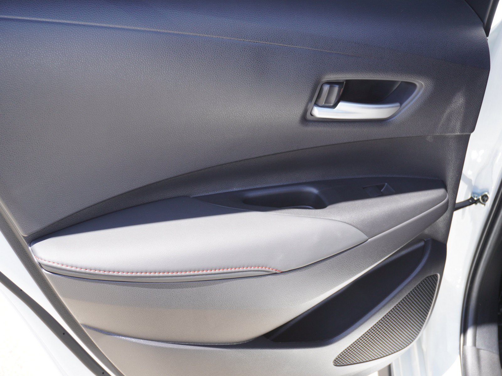 Used 2025 Toyota Corolla SE FWD image 11