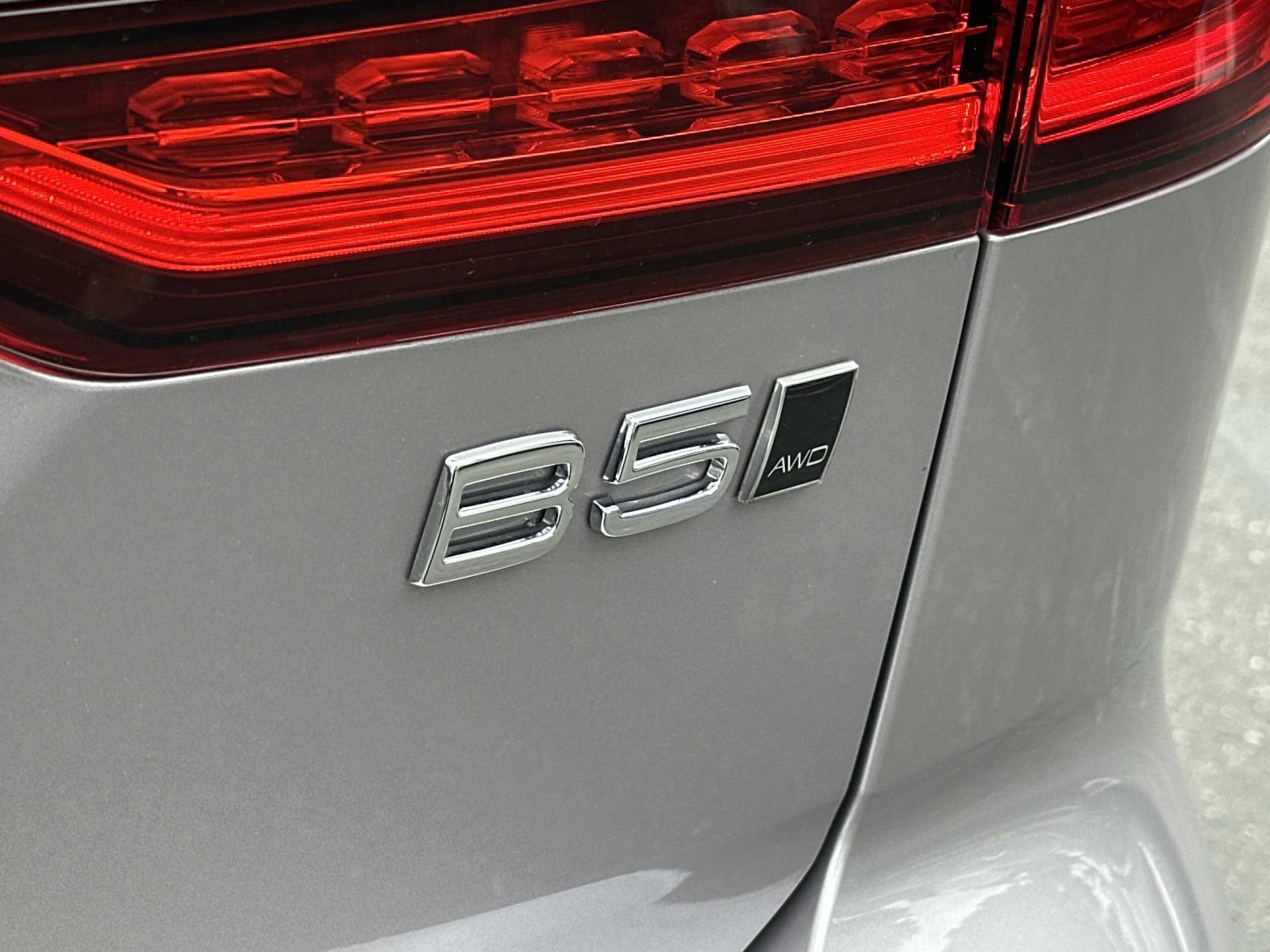Certified 2026 Volvo V60 B5 Cross Country Plus w/ Climate Package image 28