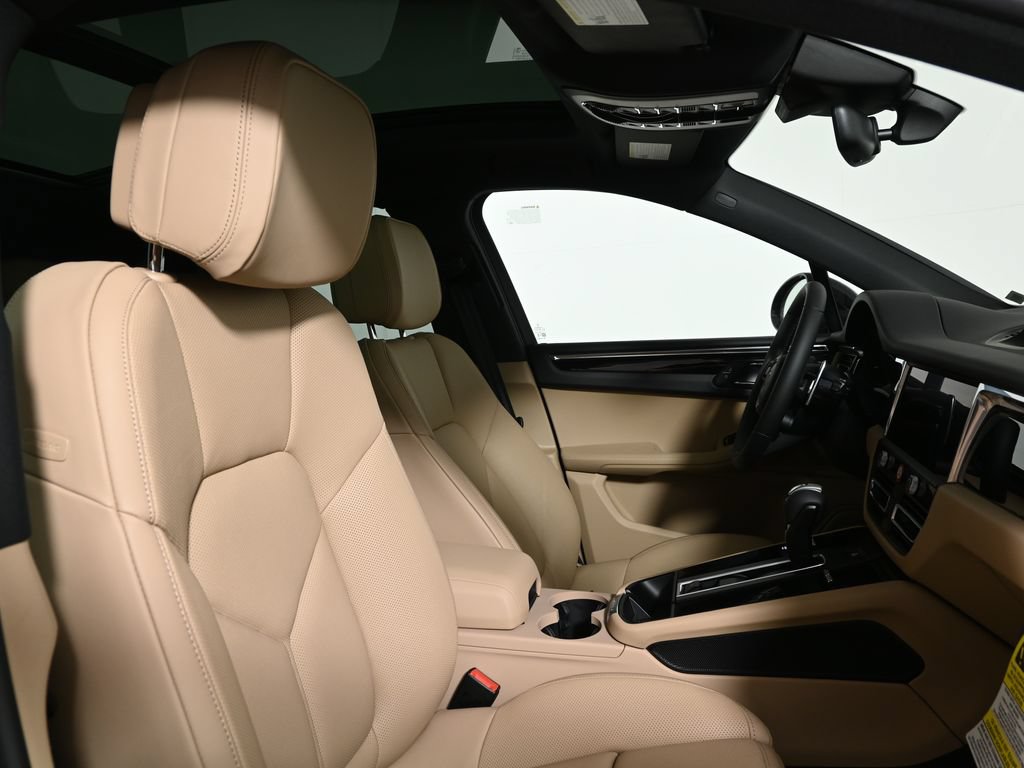 New 2026 Porsche Macan AWD/4WD image 39