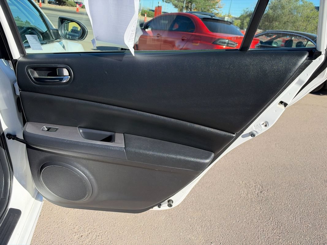 Used 2009 MAZDA MAZDA6 i Touring w/ Moonroof & Bose Pkg FWD image 16