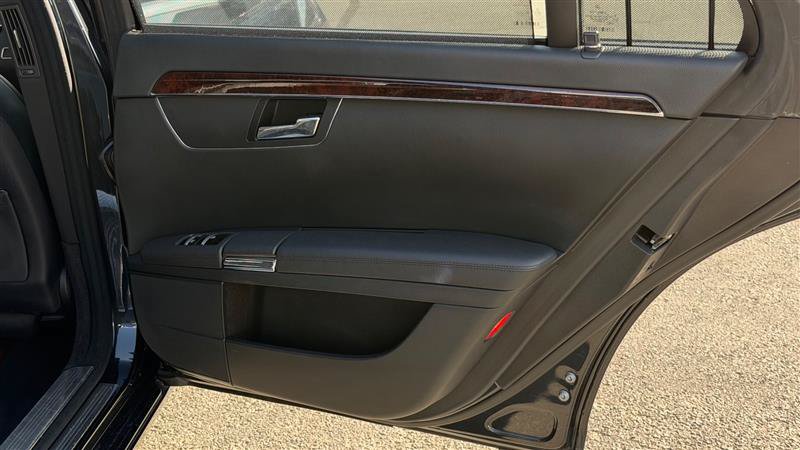 Used 2012 Mercedes-Benz S 550 4MATIC image 35