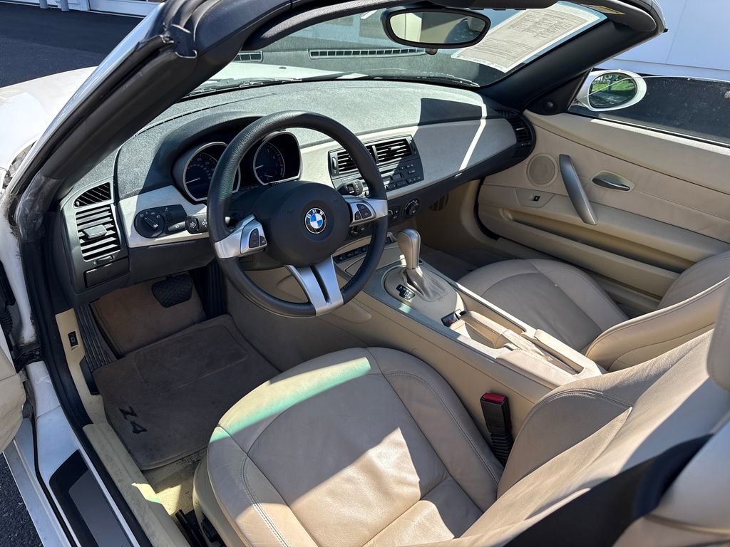 Used 2005 BMW Z4 3.0i image 10